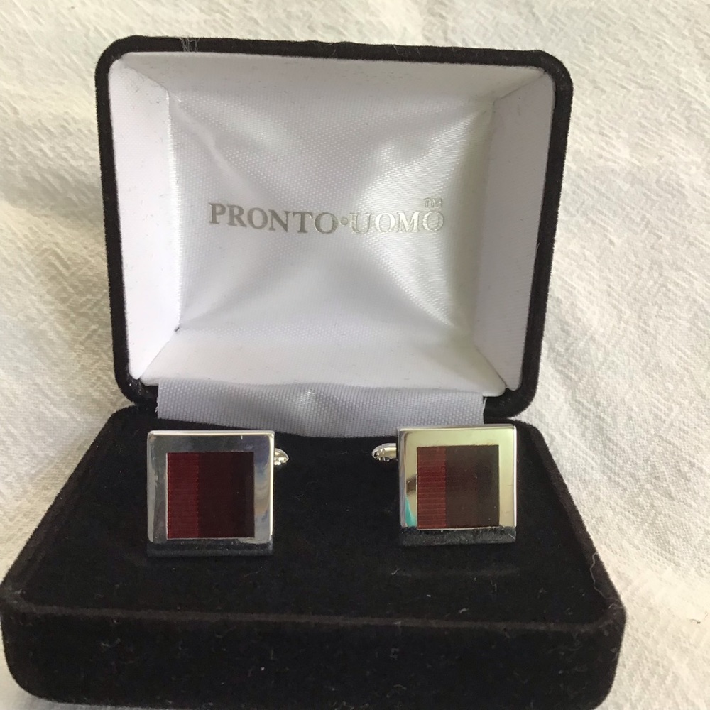 NIB Men’s silver and red cuff links